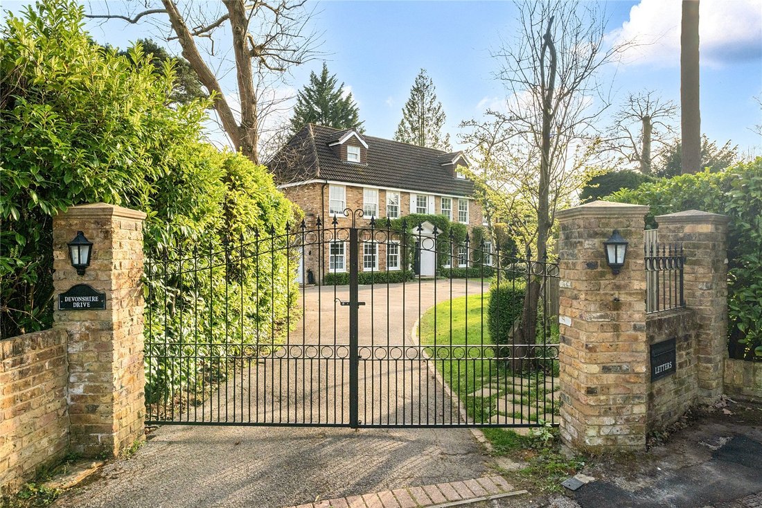 House in York Town, Surrey Heath, England 1 - 17542758