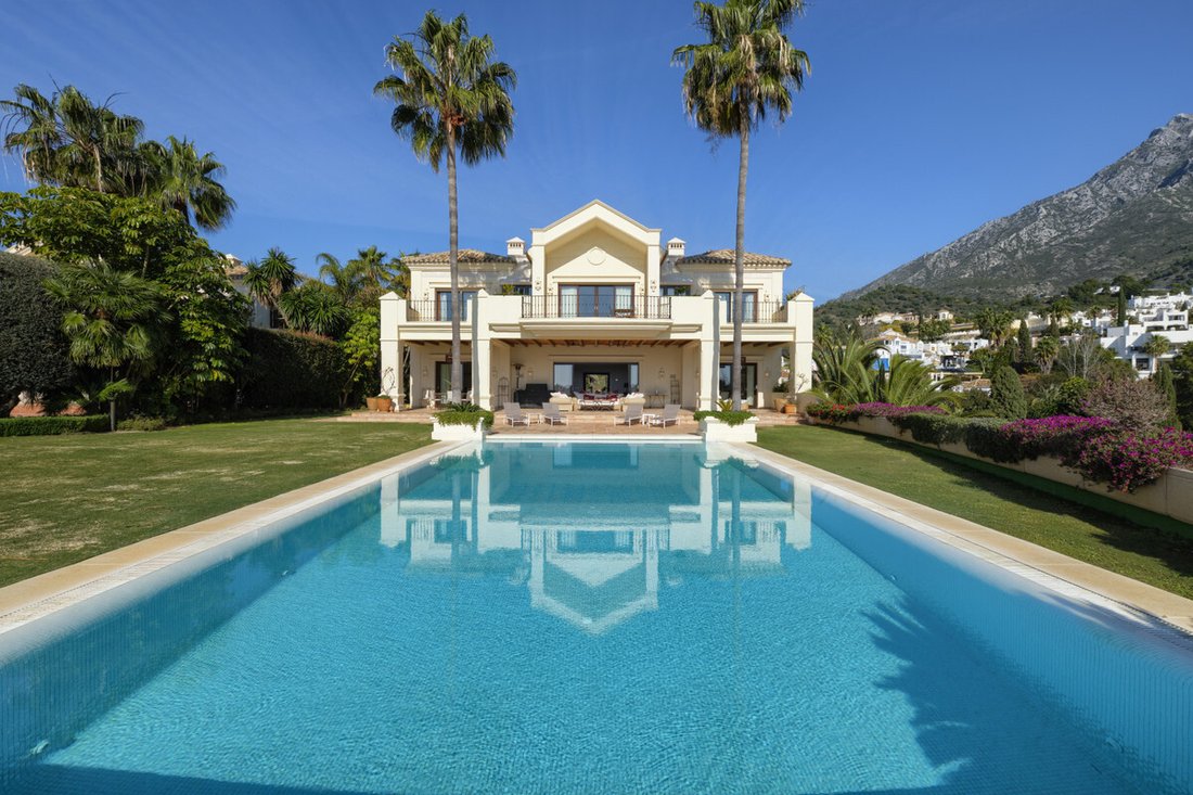 Villa in Marbella, Andalusia, Spain 1 - 11717436