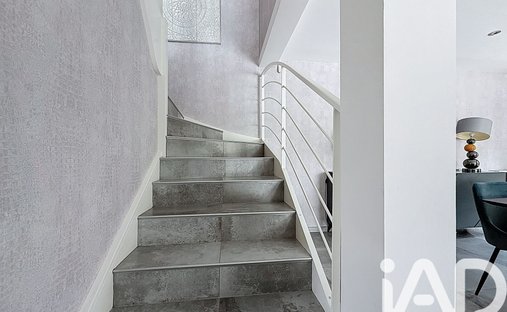 19th Century Château With 4,34 Hectare Wooded Park Swimming Pool Burgundy, Near Beaune