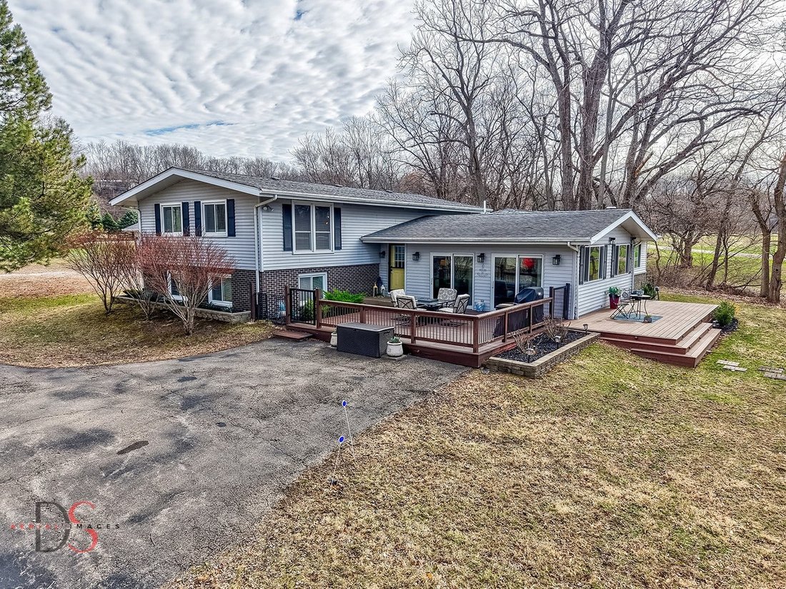 House in Varna, Illinois, United States 1 - 17539961