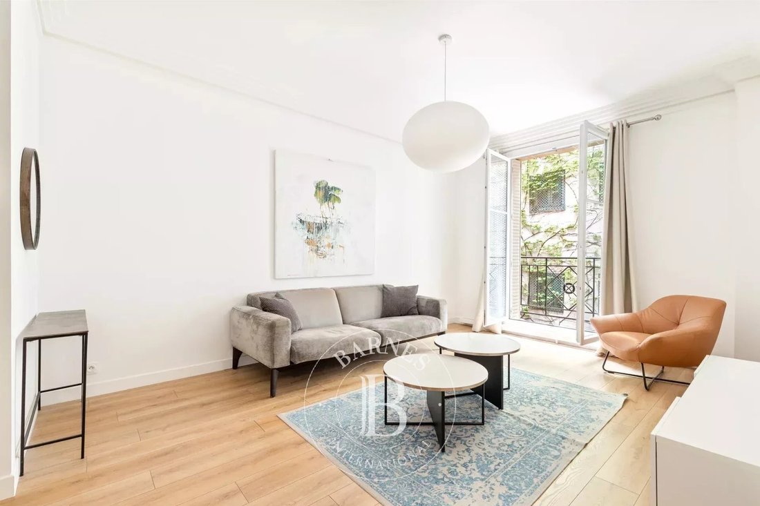 Apartment in Triangle d'Or, Paris 8e Arrondissement, Paris 1 - 17540917
