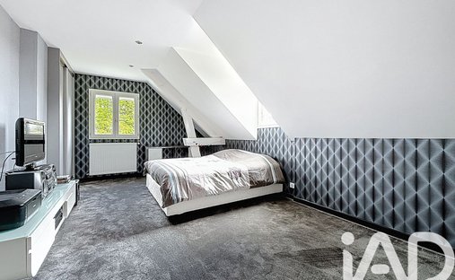 19th Century Château With 4,34 Hectare Wooded Park Swimming Pool Burgundy, Near Beaune