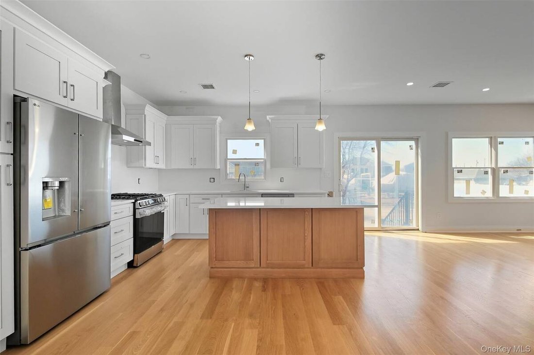 House in Massapequa, New York, United States 4 - 16366928