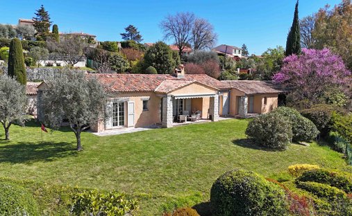 Villa à Saint-Paul-de-Vence, Provence-Alpes-Côte d'Azur, France 1