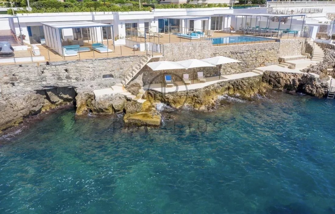 Villa in Antibes, Provence-Alpes-Côte d'Azur, France 3 - 16865222