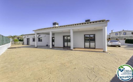 House in Cistella, Catalonia, Spain 1