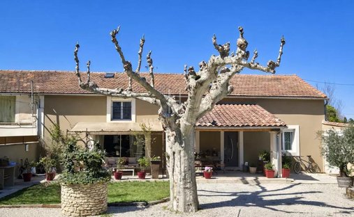 Azienda agricola a Orgon, Provenza-Alpi-Costa Azzurra, Francia 1