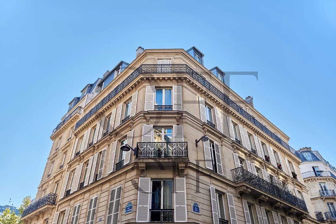 Apartment in Mairie, Paris 8e Arrondissement, Paris 1 - 16539010