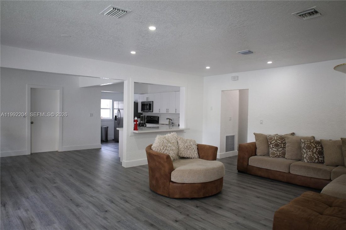 House in Miami, Florida, United States 2 - 17541172