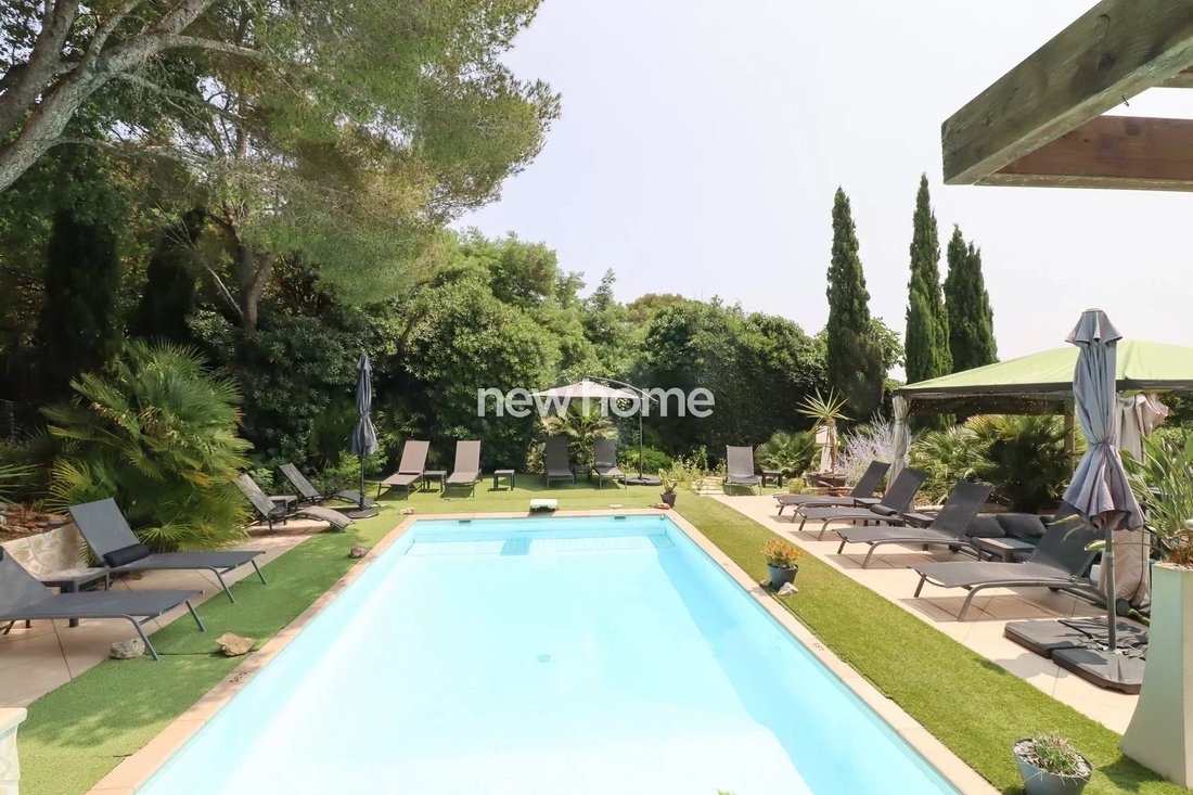 Villa in Les Issambres, Roquebrune-sur-Argens, France 5 - 17504648