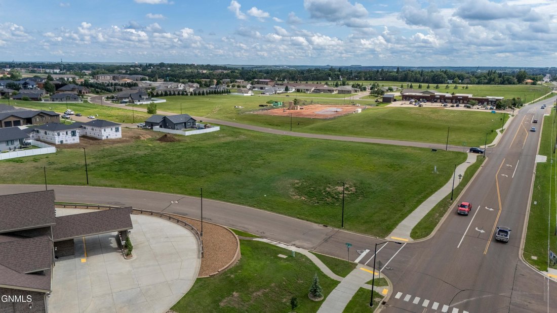 Land in Dickinson, North Dakota, United States 4 - 17540837