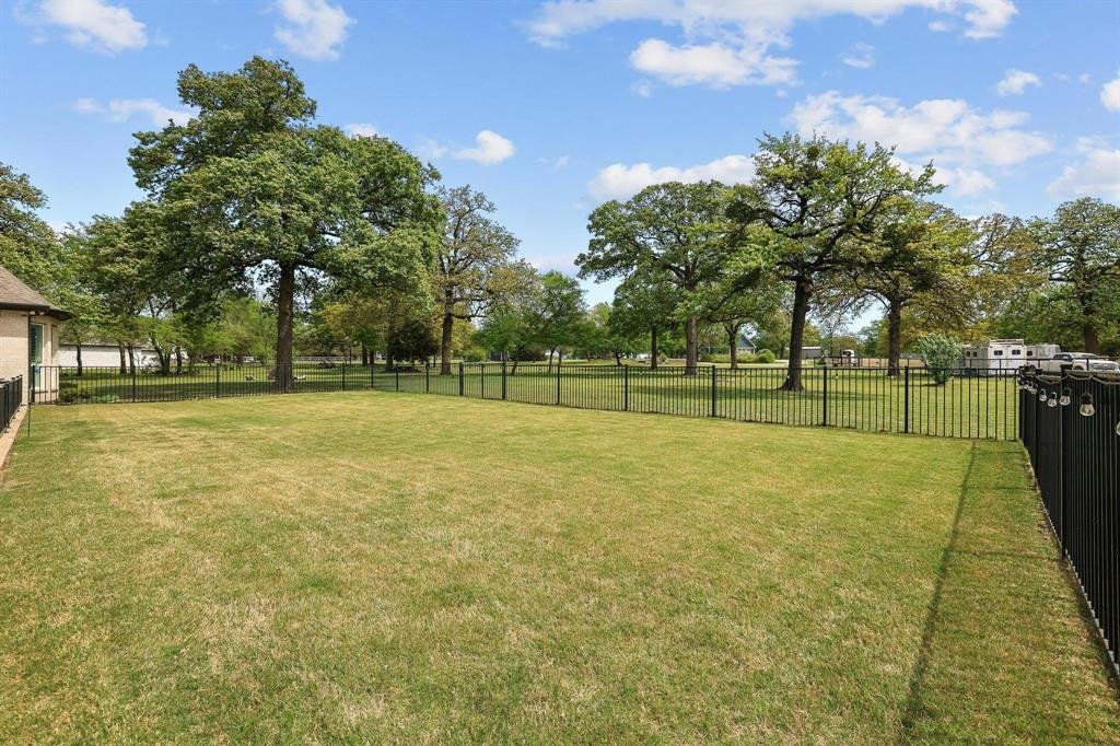 House in Cross Roads, Texas, United States 4 - 17543251