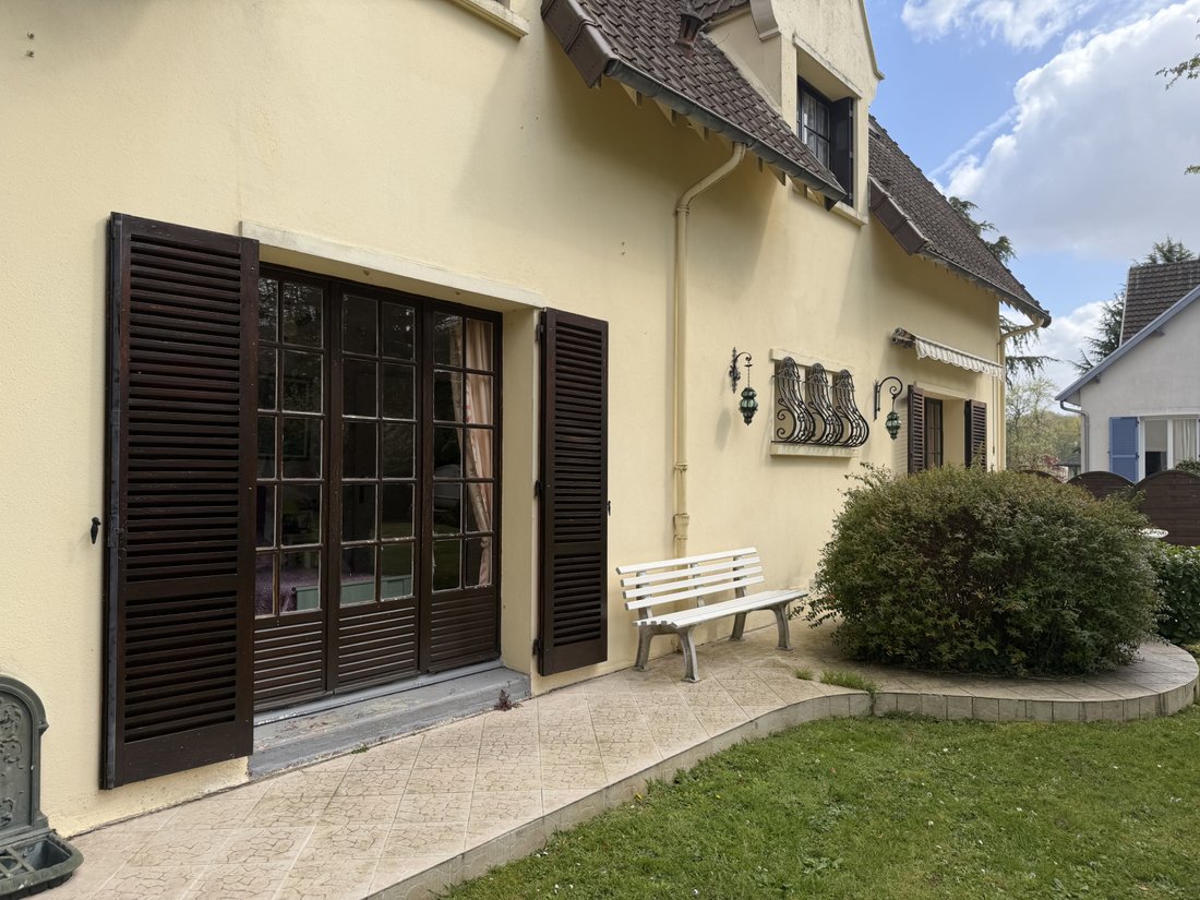 House in Marly-le-Roi, Ile-de-France, France 2 - 17540733