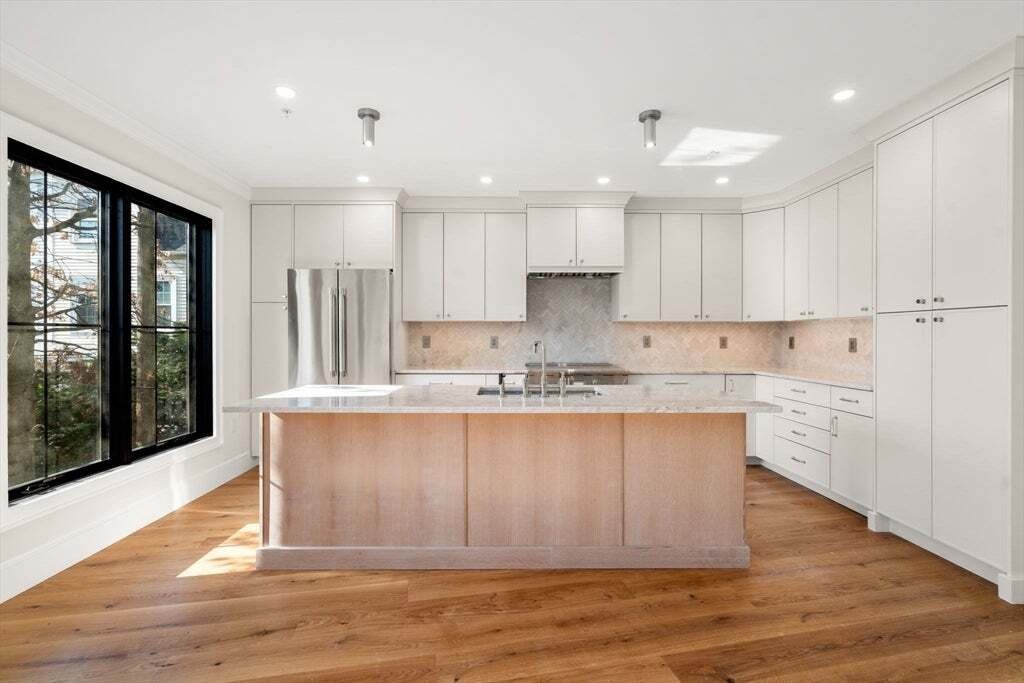 Condo in Boston, Massachusetts, United States 2 - 17397478