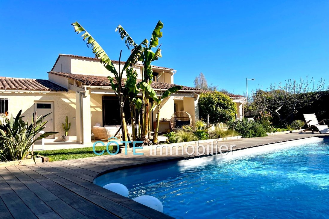 Villa in Les Cougoulins-Rastines, Antibes, France 1 - 17540857