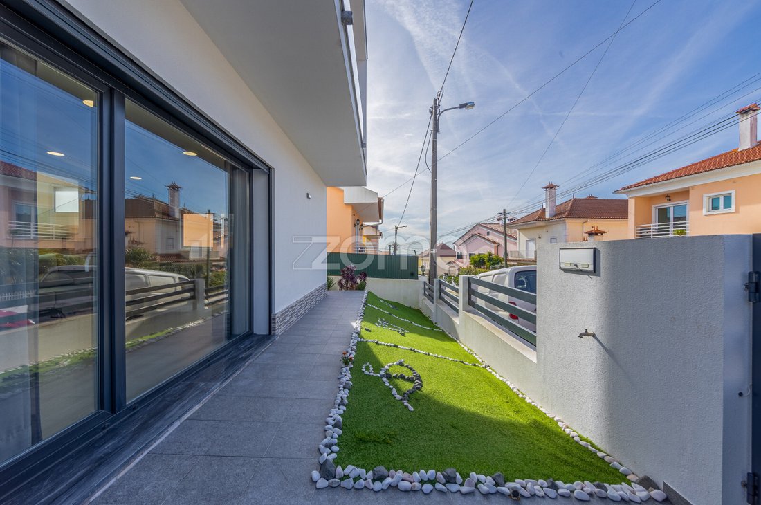 House in Pontinha e Famoes, Lisbon, Portugal 4 - 17544698