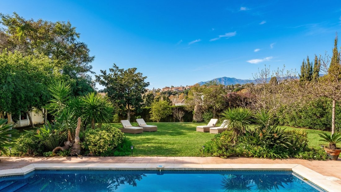 Villa in Guadalmina Alta, San Pedro de Alcantara, Spain 2 - 14709878