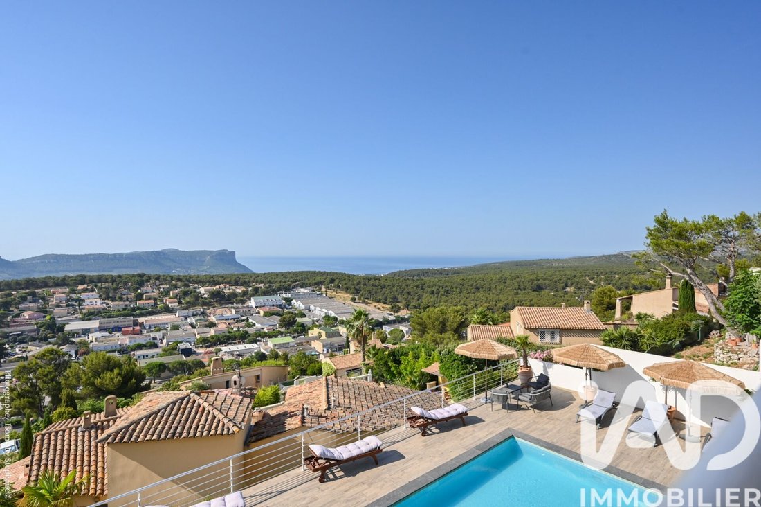 House in Carnoux-en-Provence, Provence-Alpes-Côte d'Azur, France 4 - 17545752