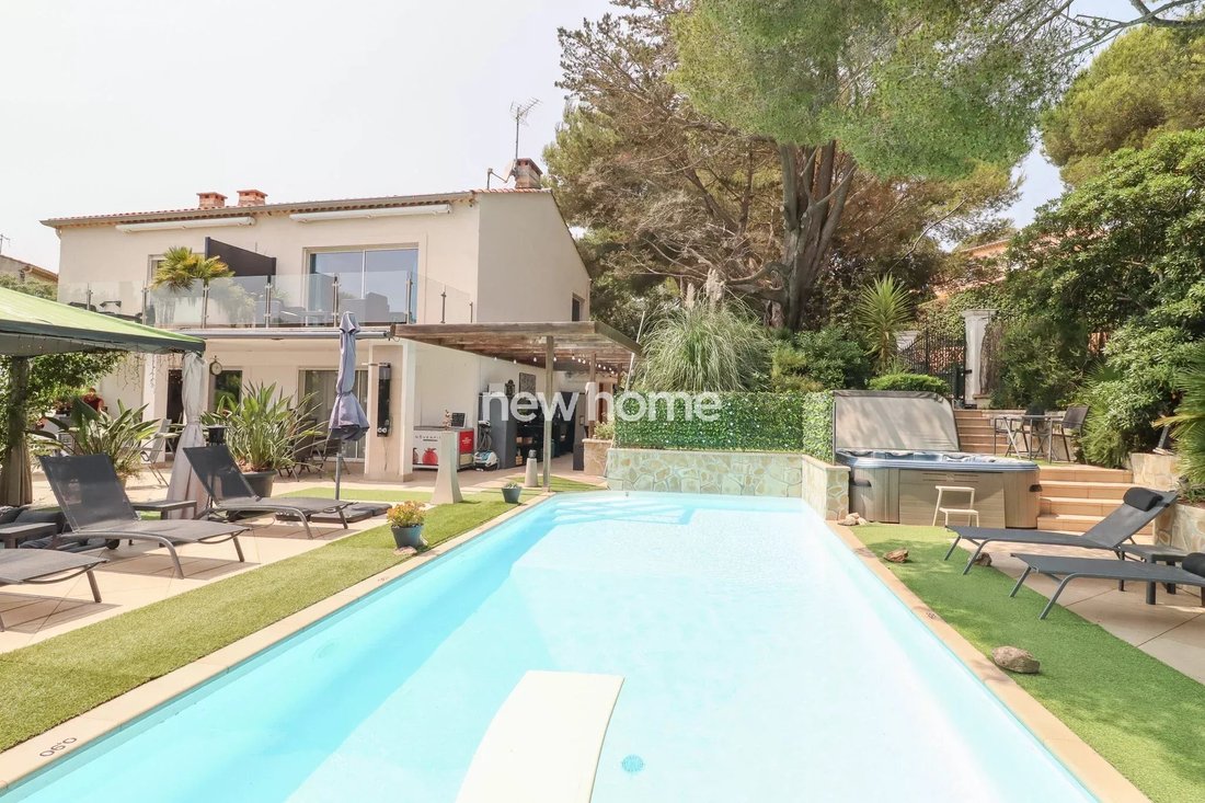 Villa in Les Issambres, Roquebrune-sur-Argens, France 1 - 17504648