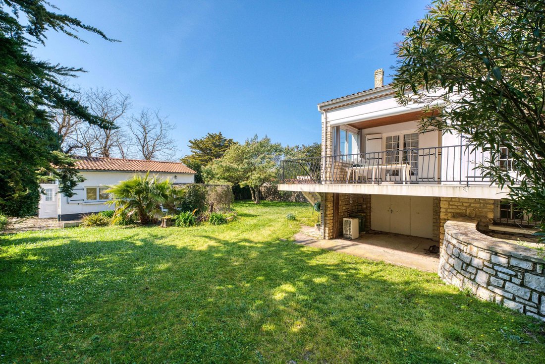House in La Bree-les-Bains, Nouvelle-Aquitaine, France 5 - 17544321