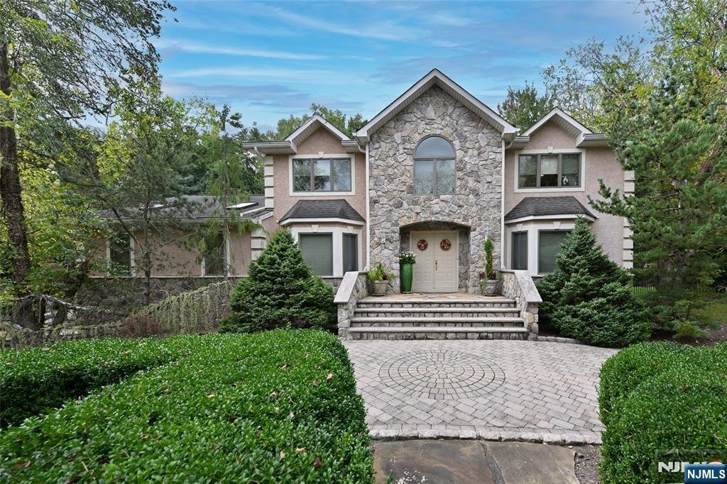 House in Airmont, New York, United States 1 - 16403405