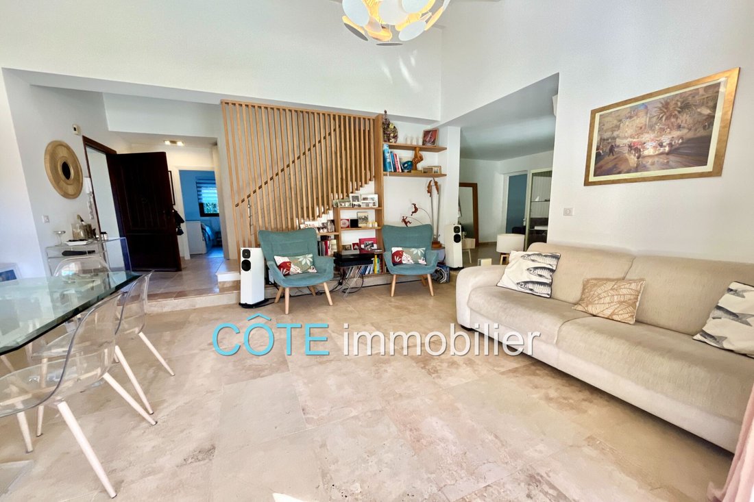 Villa in Les Cougoulins-Rastines, Antibes, France 3 - 17540857
