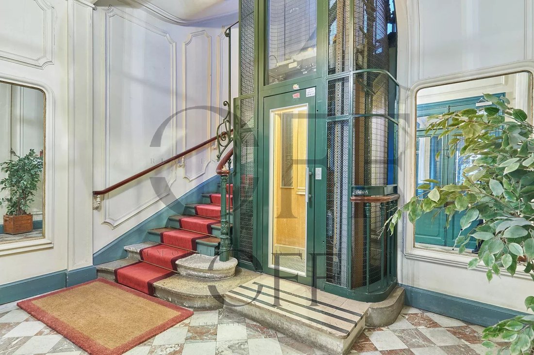 Apartment in Mairie, Paris 8e Arrondissement, Paris 3 - 16539010