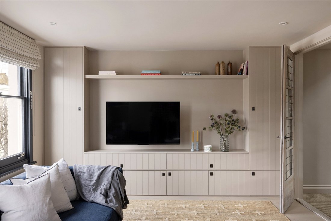 Apartment in Ladbroke Grove, Kensington And Chelsea, England 2 - 17539865