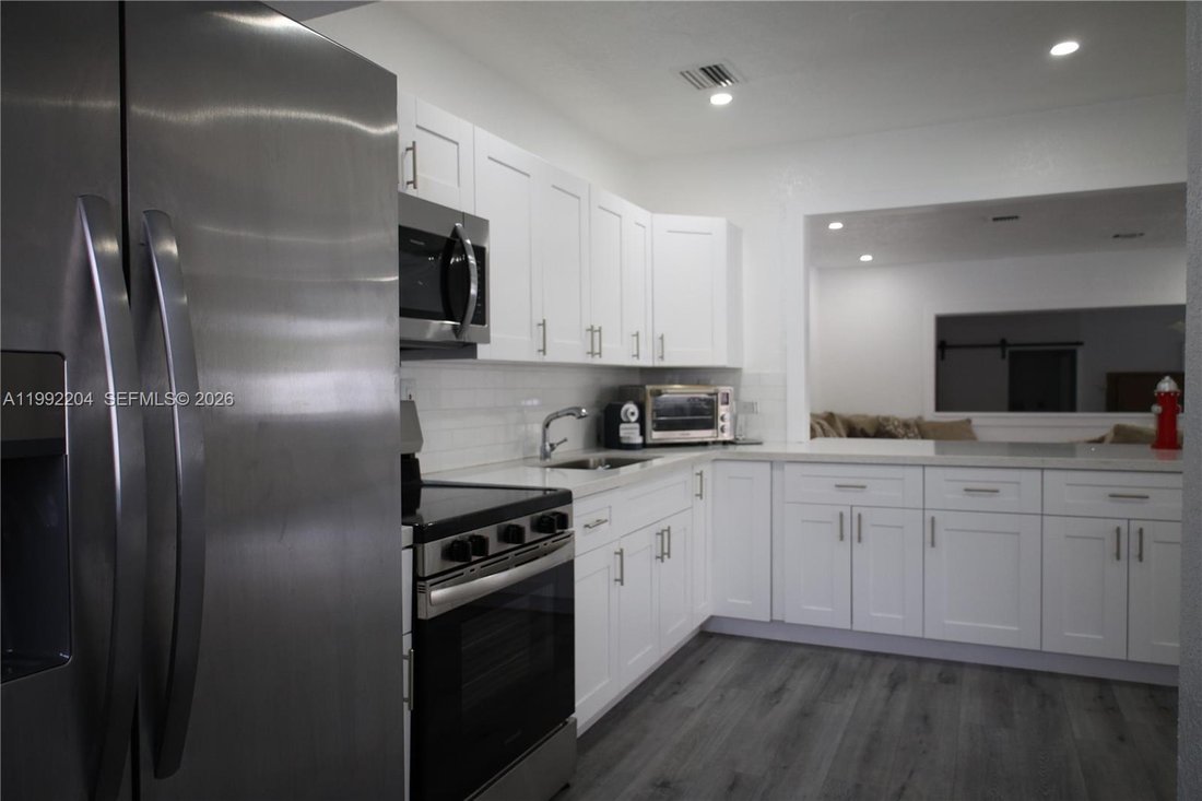 House in Miami, Florida, United States 5 - 17541172