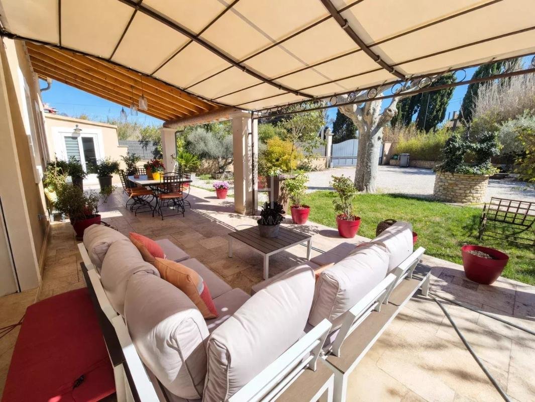 Farm Ranch in Orgon, Provence-Alpes-Côte d'Azur, France 4 - 17539492