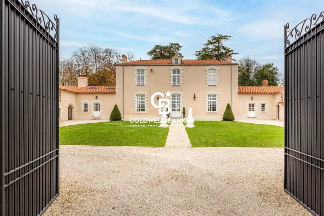 House in Le Motay-Les Indulgences, Sainte-Luce-sur-Loire, France 1 - 13746344
