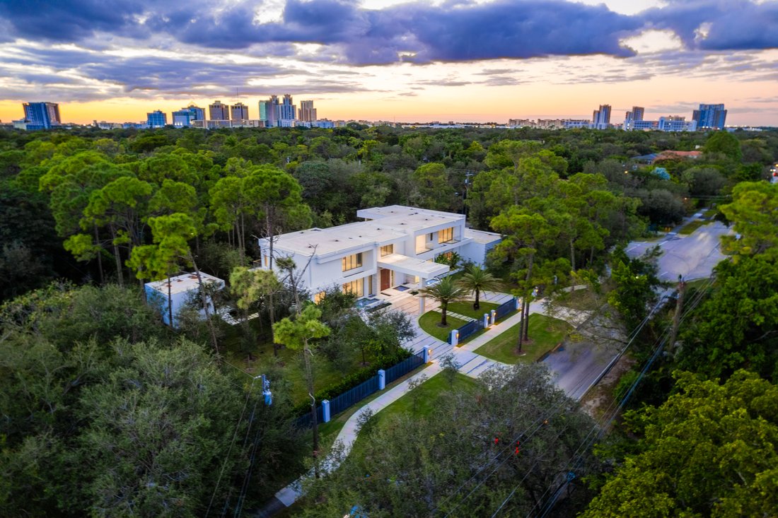 Villa in Coral Gables, Florida, United States 2 - 17538976