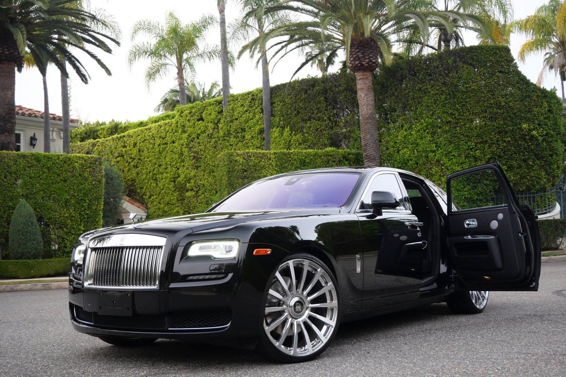Sedan in West Hollywood, CA, United States 1 - 17542236