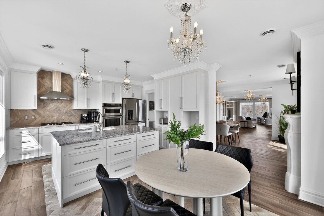 Condo in Laval, Quebec, Canada 1 - 17539258