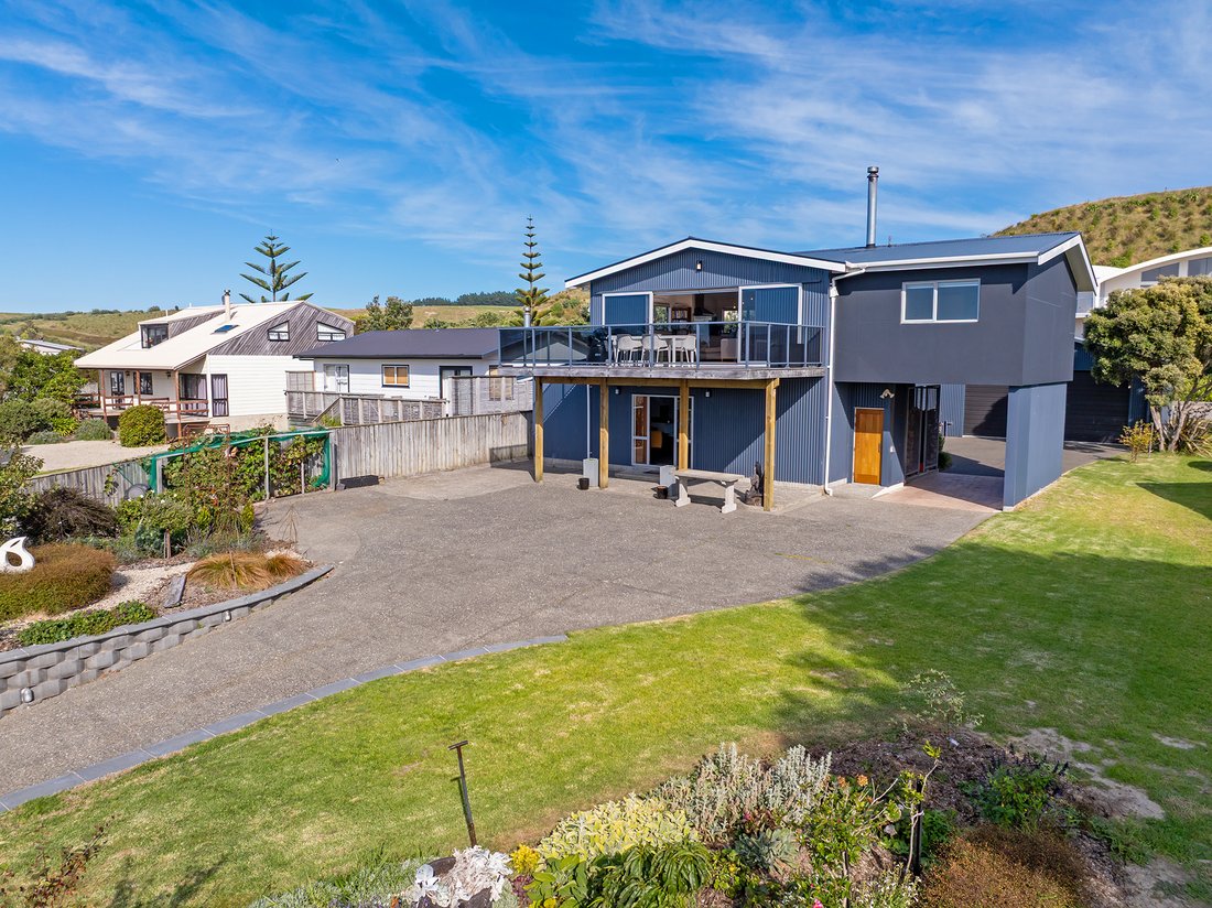 House in Riversdale Beach, Wellington, New Zealand 1 - 17539212