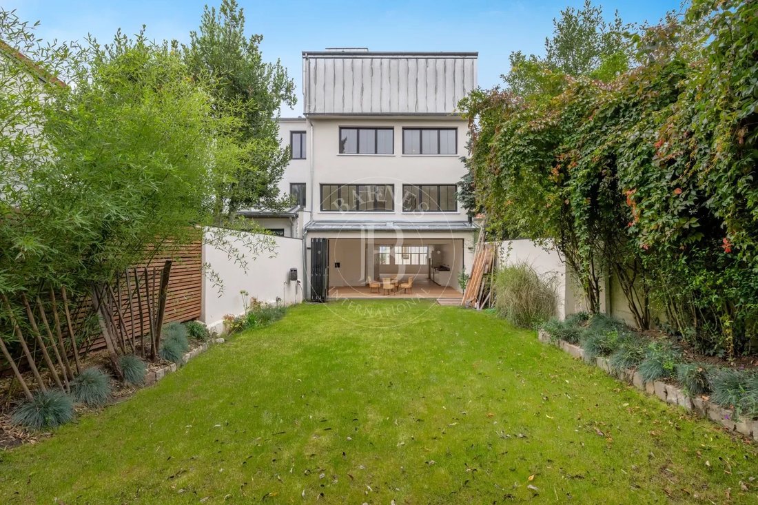 House in Arrondissement of Bobigny, Ile-de-France, France 1 - 17539609
