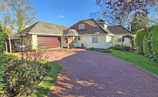 Chalet in New Milton, England 1