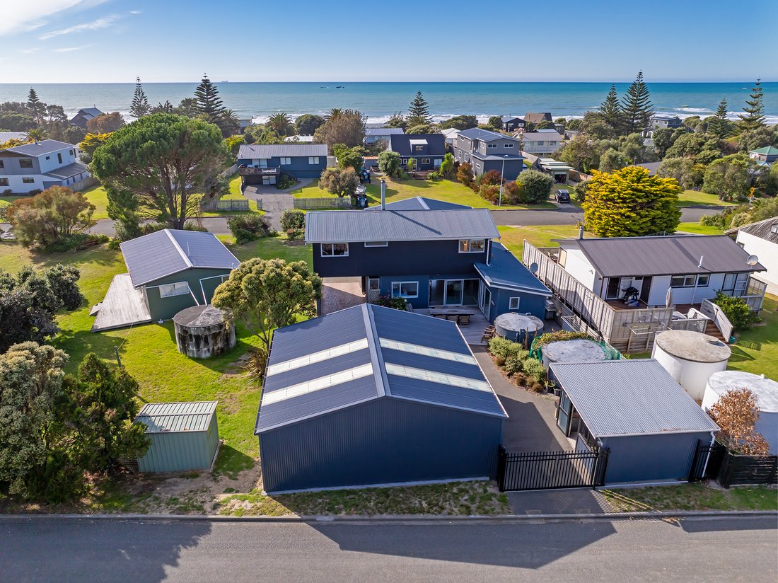 House in Riversdale Beach, Wellington, New Zealand 2 - 17539212