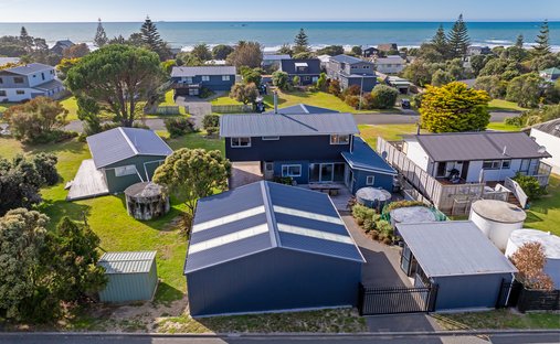 House in Riversdale Beach, Wellington, New Zealand 1