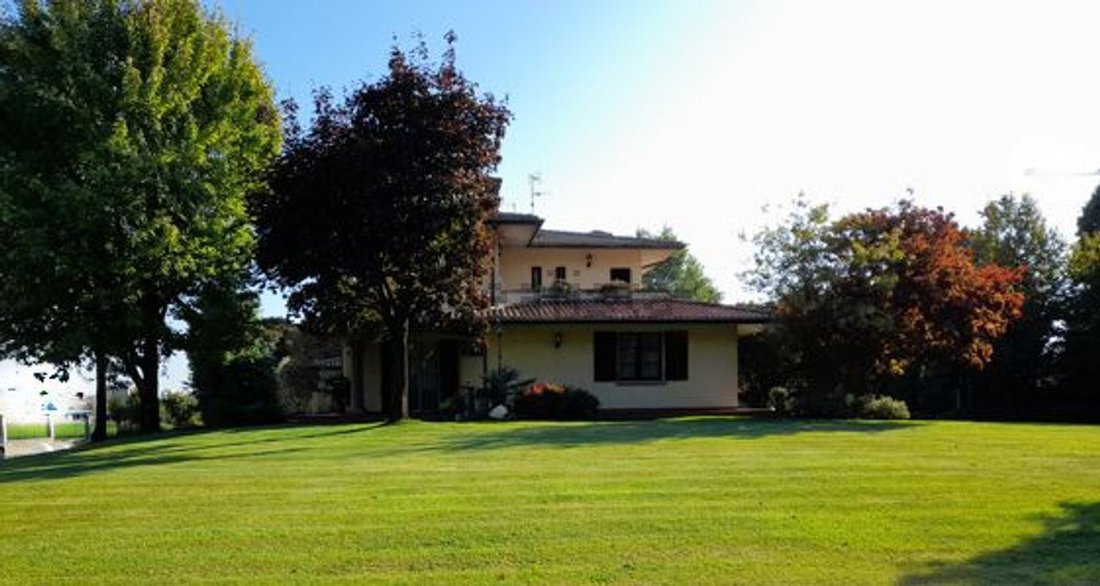 Villa in Ospitaletto, Lombardy, Italy 2 - 17539810