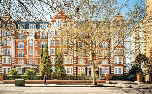 Apartment in Little Venice, Westminster, England 1
