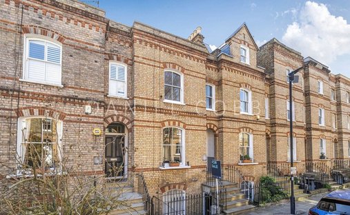 Apartment in Charing Cross, Westminster, England 1