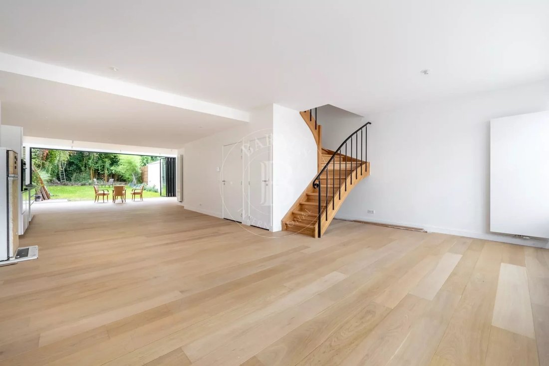 House in Arrondissement of Bobigny, Ile-de-France, France 5 - 17539609