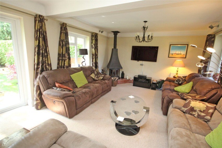 Chalet in New Milton, England 5 - 17539739
