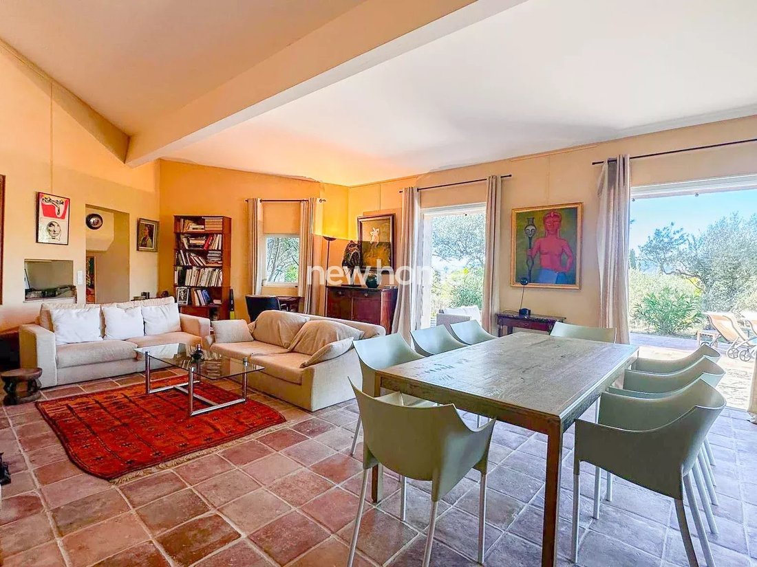 House in Saint-Paul-en-Forêt, Provence-Alpes-Côte d'Azur, France 3 - 17504571