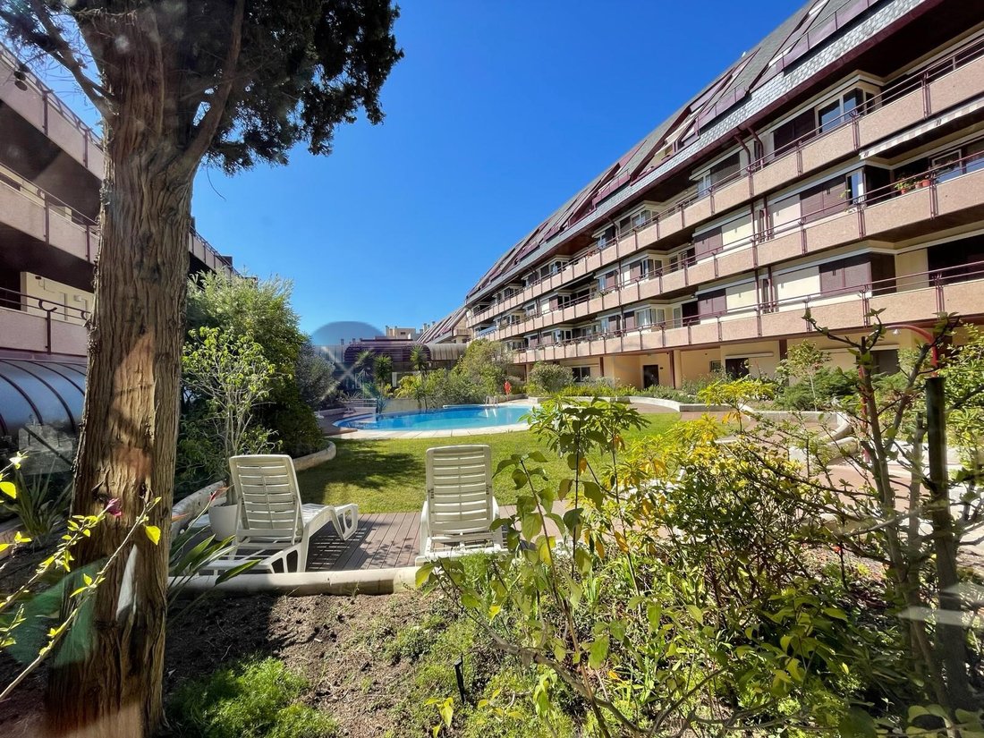 Apartment in Estoril, Cascais e Estoril, Lisbon 4 - 13782427