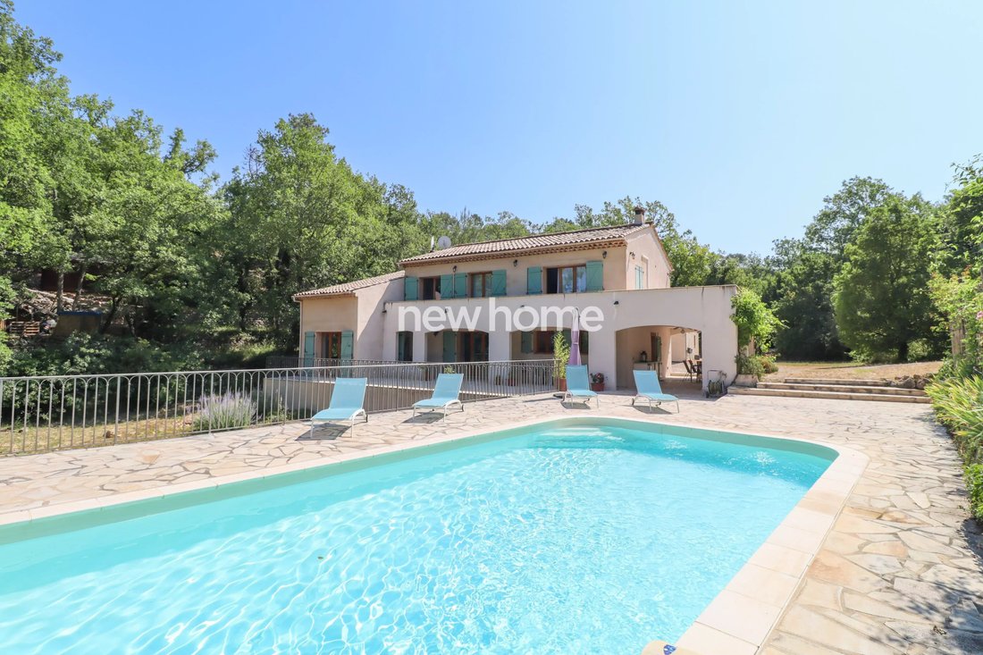 House in Saint-Paul-en-Forêt, Provence-Alpes-Côte d'Azur, France 1 - 17504875