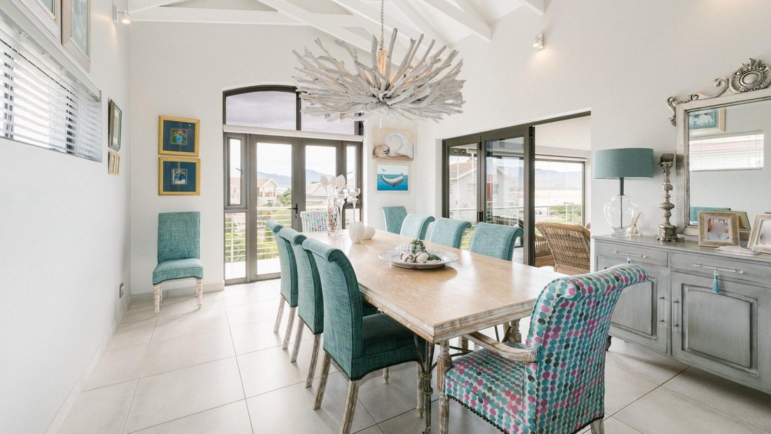 House in Overstrand Local Municipality, Western Cape, South Africa 3 - 17543024