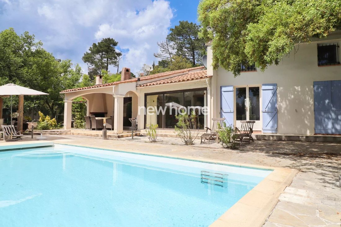 House in Bagnols-en-Forêt, Provence-Alpes-Côte d'Azur, France 2 - 17504932
