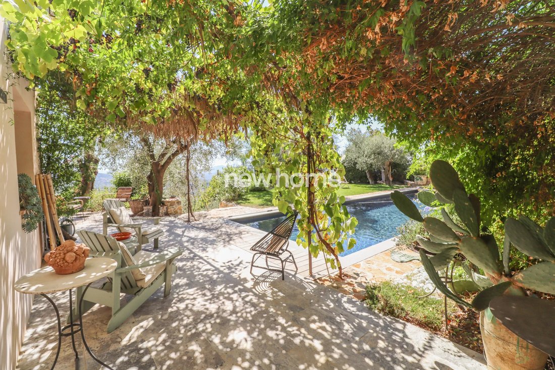 House in Châteauneuf-Grasse, Provence-Alpes-Côte d'Azur, France 3 - 17505489